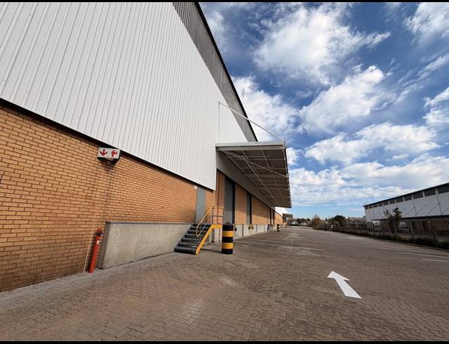 13,926M² WAREHOUSE TO LET IN GOSFORTH PARK